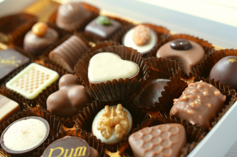 boulangerie-GARS-min_chocolates_food_candy_calories_nibble_chocolate_heart-782043